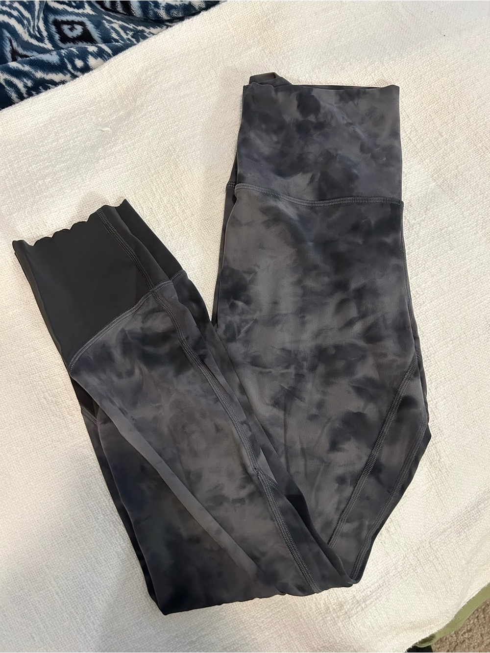 Lulu Align Scallop leggings 28’